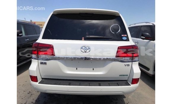 Buy Import Toyota Land Cruiser White Car in Import - Dubai in Akmecet Buy Import Toyota Land Cruiser White Car in Import - Dubai in Akmecet
