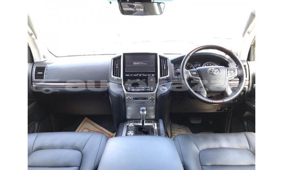 Buy Import Toyota Land Cruiser White Car in Import - Dubai in Akmecet Buy Import Toyota Land Cruiser White Car in Import - Dubai in Akmecet