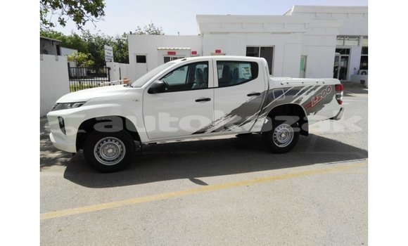 Buy Import Mitsubishi L200 White Car in Import - Dubai in Akmecet Buy Import Mitsubishi L200 White Car in Import - Dubai in Akmecet