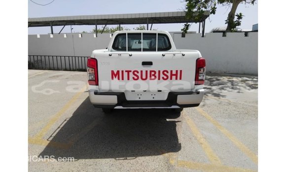 Buy Import Mitsubishi L200 White Car in Import - Dubai in Akmecet Buy Import Mitsubishi L200 White Car in Import - Dubai in Akmecet