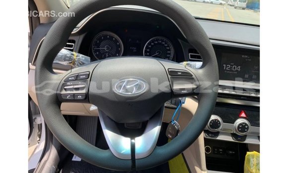 Buy Import Hyundai Elantra White Car in Import - Dubai in Akmecet Buy Import Hyundai Elantra White Car in Import - Dubai in Akmecet