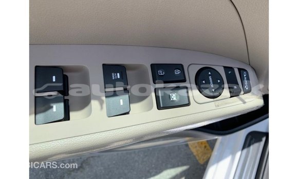 Buy Import Hyundai Elantra White Car in Import - Dubai in Akmecet Buy Import Hyundai Elantra White Car in Import - Dubai in Akmecet