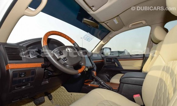 Buy Import Toyota Land Cruiser White Car in Import - Dubai in Akmecet Buy Import Toyota Land Cruiser White Car in Import - Dubai in Akmecet