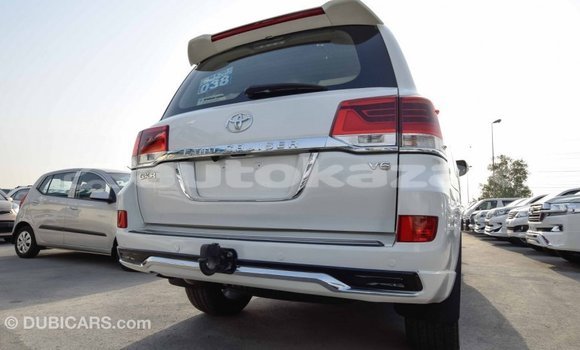 Buy Import Toyota Land Cruiser White Car in Import - Dubai in Akmecet Buy Import Toyota Land Cruiser White Car in Import - Dubai in Akmecet
