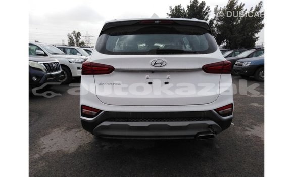 Buy Import Hyundai Santa Fe White Car in Import - Dubai in Akmecet