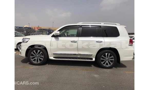 Buy Import Toyota Land Cruiser White Car in Import - Dubai in Akmecet Buy Import Toyota Land Cruiser White Car in Import - Dubai in Akmecet