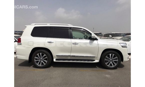 Buy Import Toyota Land Cruiser White Car in Import - Dubai in Akmecet Buy Import Toyota Land Cruiser White Car in Import - Dubai in Akmecet