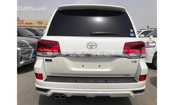 Buy Import Toyota Land Cruiser White Car in Import - Dubai in Akmecet Buy Import Toyota Land Cruiser White Car in Import - Dubai in Akmecet