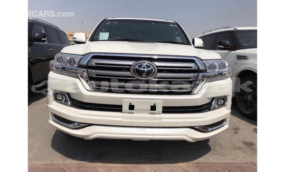 Buy Import Toyota Land Cruiser White Car in Import - Dubai in Akmecet Buy Import Toyota Land Cruiser White Car in Import - Dubai in Akmecet