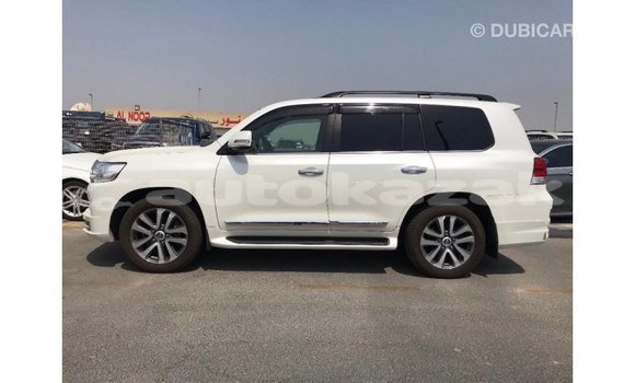 Buy Import Toyota Land Cruiser White Car in Import - Dubai in Akmecet Buy Import Toyota Land Cruiser White Car in Import - Dubai in Akmecet