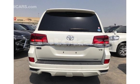 Buy Import Toyota Land Cruiser White Car in Import - Dubai in Akmecet Buy Import Toyota Land Cruiser White Car in Import - Dubai in Akmecet