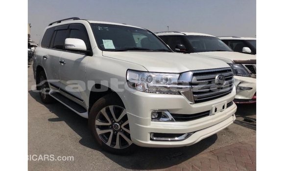 Buy Import Toyota Land Cruiser White Car in Import - Dubai in Akmecet Buy Import Toyota Land Cruiser White Car in Import - Dubai in Akmecet
