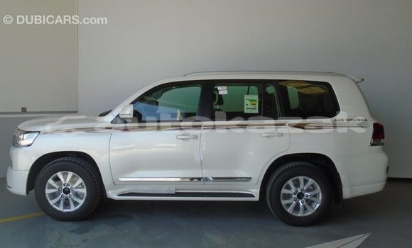 Buy Import Toyota Land Cruiser White Car in Import - Dubai in Akmecet Buy Import Toyota Land Cruiser White Car in Import - Dubai in Akmecet
