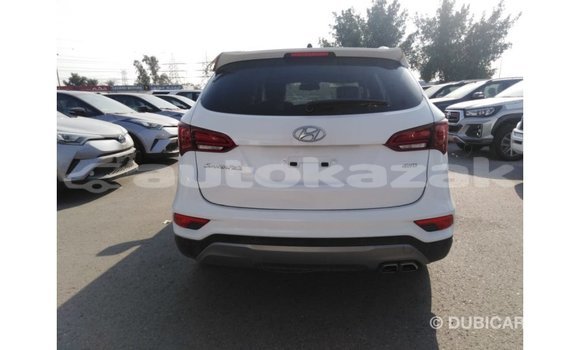 Buy Import Hyundai Santa Fe White Car in Import - Dubai in Akmecet
