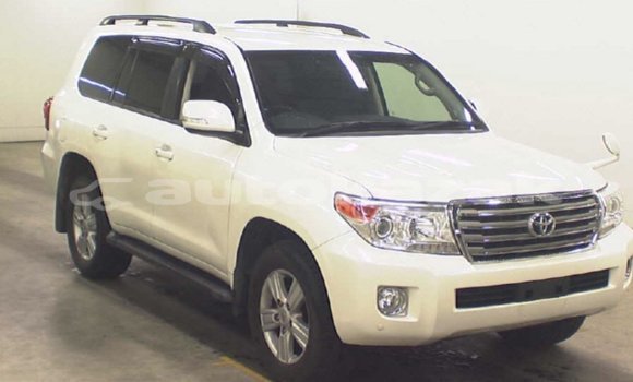 Buy Import Toyota Land Cruiser White Car in Import - Dubai in Akmecet Buy Import Toyota Land Cruiser White Car in Import - Dubai in Akmecet