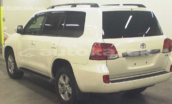Buy Import Toyota Land Cruiser White Car in Import - Dubai in Akmecet Buy Import Toyota Land Cruiser White Car in Import - Dubai in Akmecet